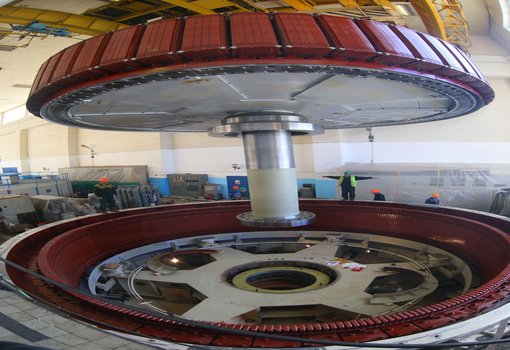 Rotor (at the top) and stator (at the bottom) of the power generator