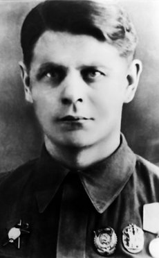С. В. Усов, автор проекта и начальник строительства электропередачи от Волховской ГЭС