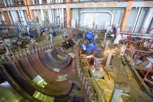 Works on the running part of the turbine