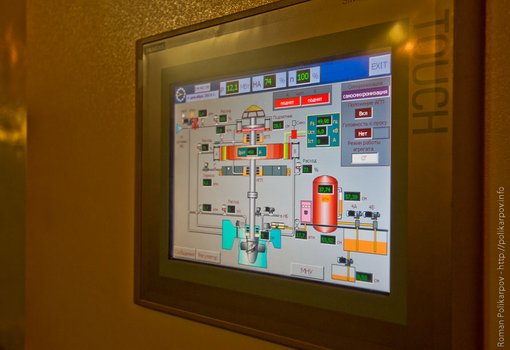 In the machine room touch control screens are installed