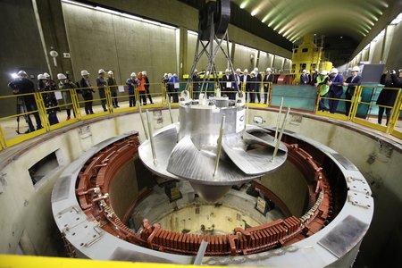 Установка нового рабочего колеса гидроагрегата №4, 2019 год