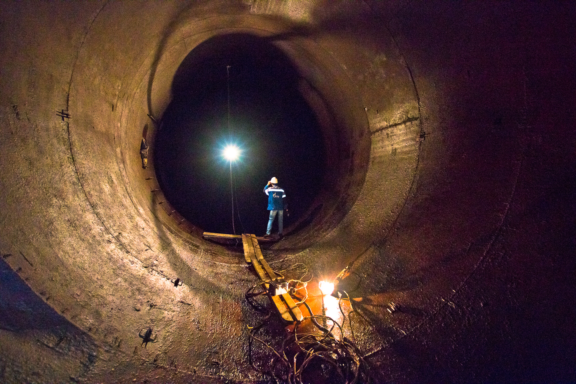 Inside the spiral case of the HPP: the diameter of the supply pipeline is about 6 meters, like a subway tunnel!