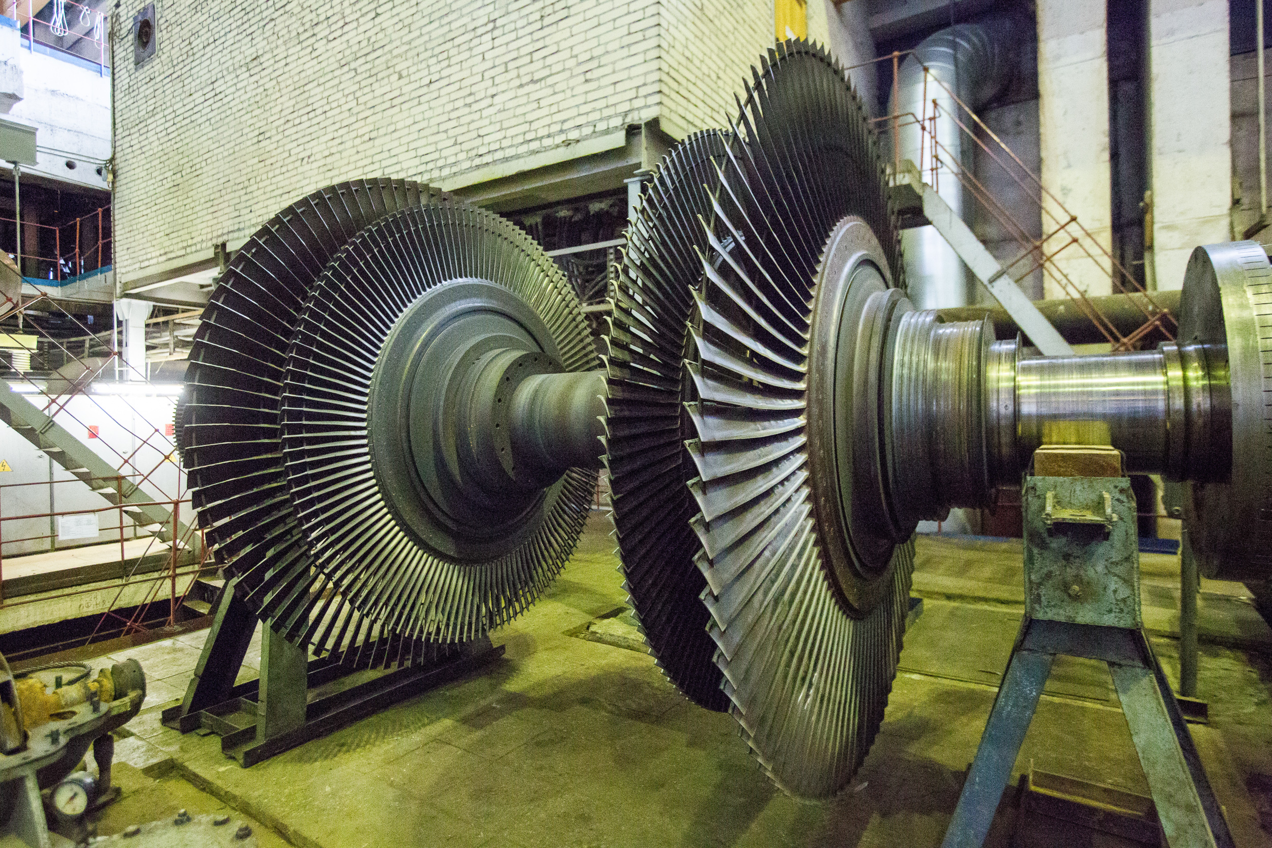 Машинист паровых турбин. Паровая турбина Siеmens 104000010130 ta Turbine Rotor 1ks. Паровая турбина SST-150. Ротор высокого давления паровой турбины т-100. Ротор низкого давления паровой турбины ввр1200.