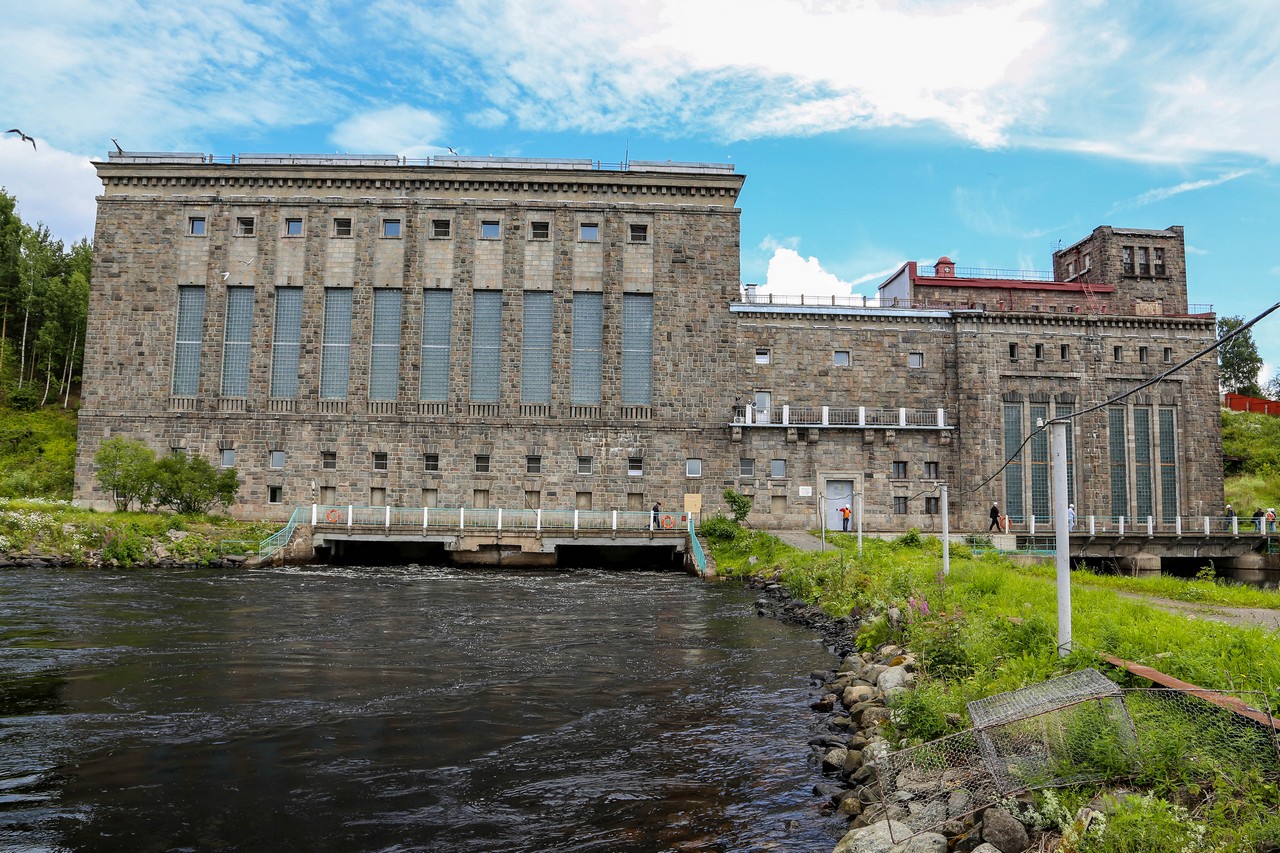General view of the HPP building from the lower pool